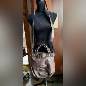 Vintage Robert Pietri, made in Spain, brown leather CB/hand bag. EUC, silvertone